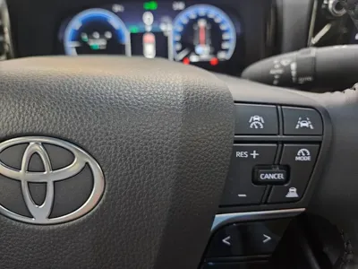 Toyota Camry 2025, 33854 км, за 26441.06 USD