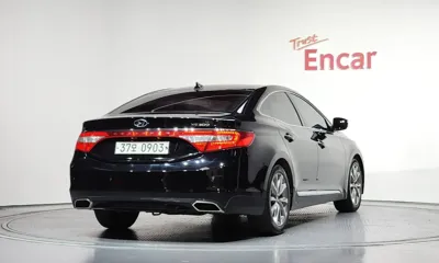Hyundai Grandeur 2016, 179824 км, за 4813.95 USD