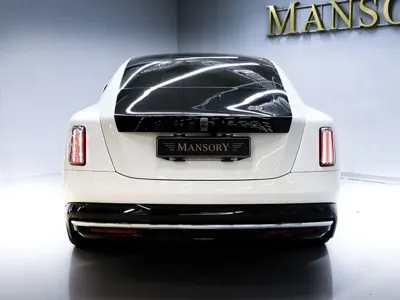 Rolls-Royce Spectre 2024, 5761 км, за 377677.78 USD