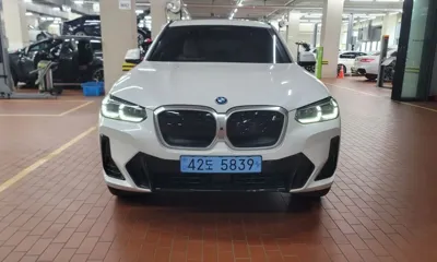BMW iX3 2023, 22781 км, за 31921.84 USD