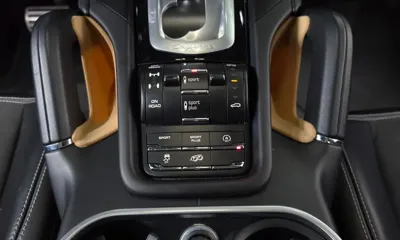 Porsche Cayenne 2017, 147111 км, за 23446.27 USD - фото 16