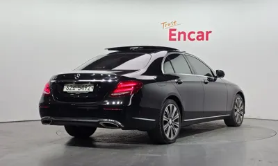 Mercedes-Benz E-Class 2019, 106106 км, за 18520.44 USD