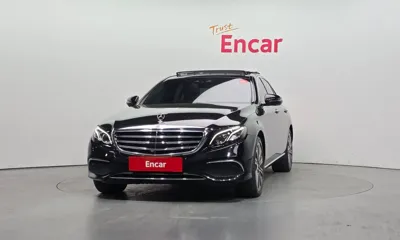 Mercedes-Benz E-Class 2019, 106106 км, за 18520.44 USD