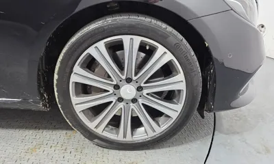 Mercedes-Benz E-Class 2019, 106106 км, за 18520.44 USD