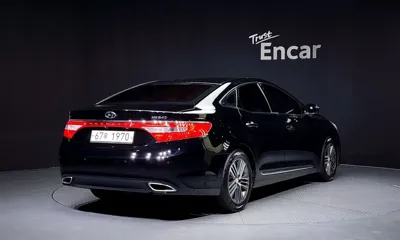 Hyundai Grandeur 2013, 193479 км, за 2430.37 USD