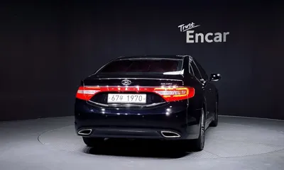 Hyundai Grandeur 2013, 193479 км, за 2430.37 USD