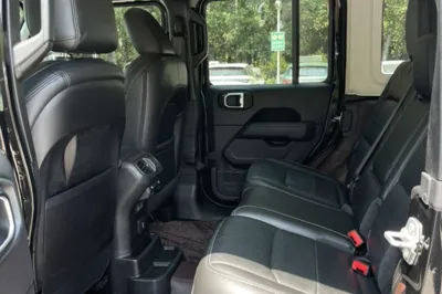 Jeep Wrangler 2019, 69000 км, за 37576 USD - фото 11