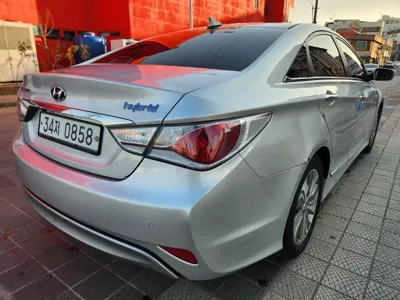 Hyundai Sonata 2014, 190000 км, за 1916.09 USD