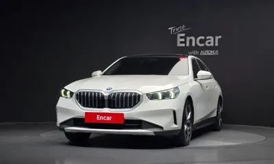 BMW 5-Series 2024, 41424 км, за 29628.17 USD