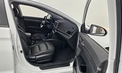 Hyundai Avante 2019, 141799 км, за 6144.7 USD - фото 10