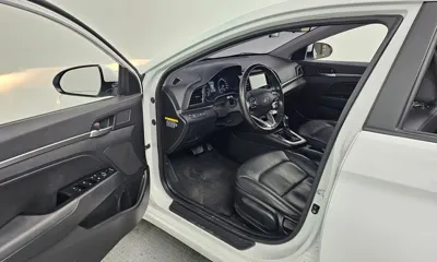 Hyundai Avante 2019, 141799 км, за 6144.7 USD - фото 11