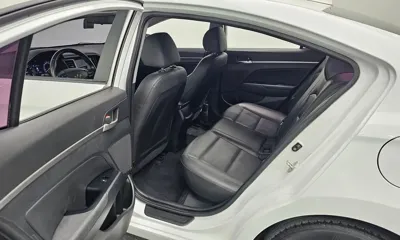 Hyundai Avante 2019, 141799 км, за 6144.7 USD - фото 12