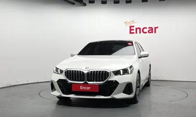 BMW 5-Series 2025, 5463 км, за 44004.44 USD - фото 3