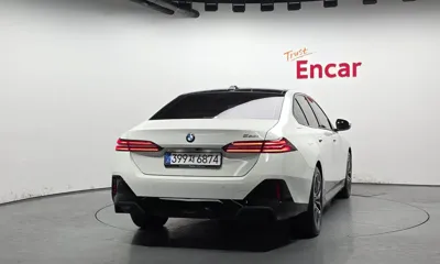 BMW 5-Series 2025, 5463 км, за 44004.44 USD - фото 4
