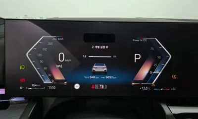 BMW 5-Series 2025, 5463 км, за 44004.44 USD - фото 8