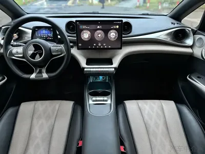 BYD Dolphin 2023, 8000 км, за 8401.84 USD