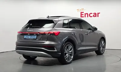 Audi Q4 e-tron 2025, 9936 км, за 32768.75 USD