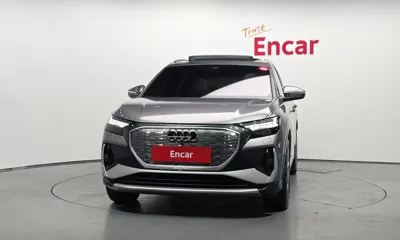 Audi Q4 e-tron 2025, 9936 км, за 32768.75 USD