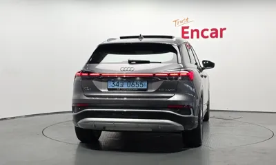 Audi Q4 e-tron 2025, 9936 км, за 32768.75 USD