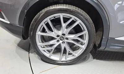 Audi Q4 e-tron 2025, 9936 км, за 32768.75 USD