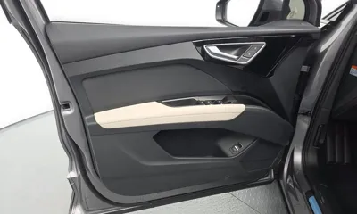 Audi Q4 e-tron 2025, 9936 км, за 32721.86 USD - фото 24