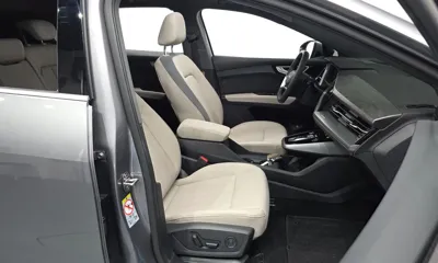 Audi Q4 e-tron 2025, 9936 км, за 32721.86 USD - фото 26