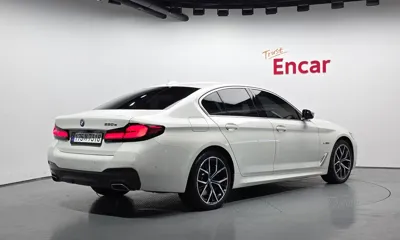 BMW 5-Series 2023, 40722 км, за 31705.4 USD