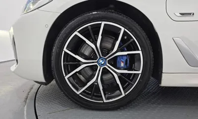 BMW 5-Series 2023, 40722 км, за 31705.4 USD