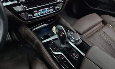 BMW 5-Series 2023, 40722 км, за 31705.4 USD - фото 9