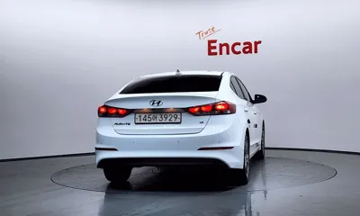 Hyundai Avante 2018, 56115 км, за 7264.68 USD