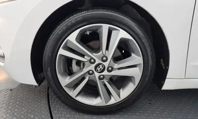 Hyundai Avante 2018, 56115 км, за 7264.68 USD