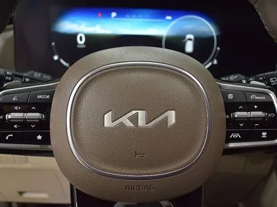 Kia Canival 2023, 46820 км, за 23125.2 USD - фото 10
