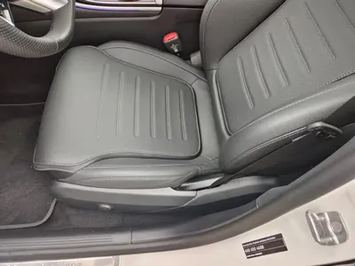 Mercedes-Benz C-Class 2024, 10000 км, за 31218.57 USD - фото 11
