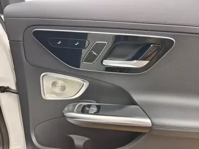 Mercedes-Benz C-Class 2024, 10000 км, за 31218.57 USD - фото 22