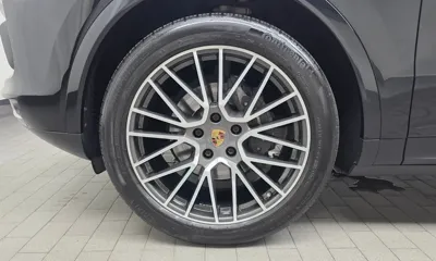 Porsche Cayenne 2023, 34220 км, за 60824.93 USD