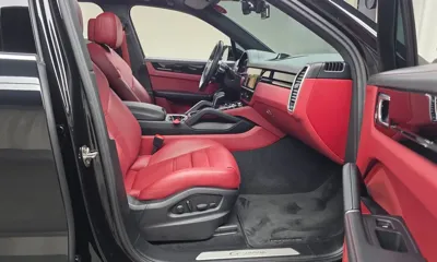Porsche Cayenne 2023, 34220 км, за 60824.93 USD - фото 11