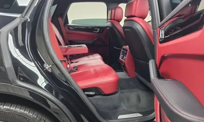 Porsche Cayenne 2023, 34220 км, за 60824.93 USD - фото 12