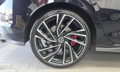 Volkswagen Golf 2022, 51677 км, за 21368.09 USD