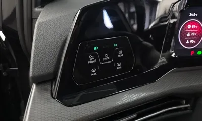 Volkswagen Golf 2022, 51677 км, за 21368.09 USD - фото 31