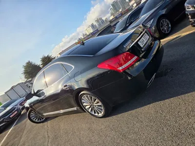 Hyundai Equus 2015, 175641 км, за 6081.44 USD