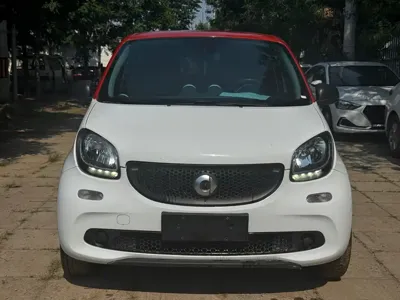 Smart Smart Forfour 2017, 107000 км, за 4560.19 USD