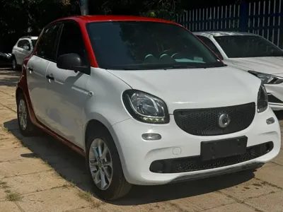Smart Smart Forfour 2017, 107000 км, за 4560.19 USD