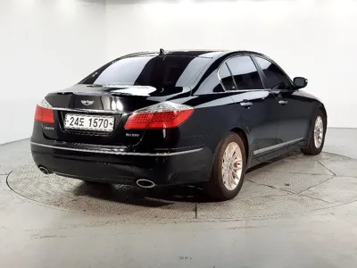 Hyundai Genesis 2008, 190000 км, за 1554.78 USD