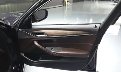 BMW 5-Series 2020, 99251 км, за 18051.73 USD - фото 24