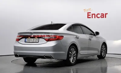Hyundai Grandeur 2016, 146696 км, за 4488.37 USD