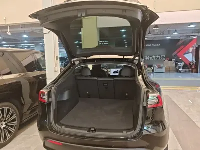Tesla Model Y 2023, 82300 км, за 24587.52 USD - фото 19