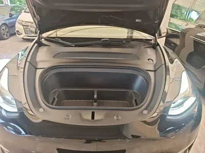 Tesla Model Y 2023, 82300 км, за 24587.52 USD - фото 20