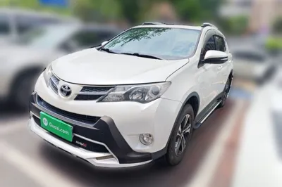 Toyota RAV4 · 2015 год