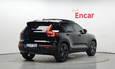 Volvo XC40 2025, 14948 км, за 25928.84 USD
