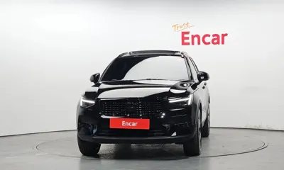 Volvo XC40 2025, 14948 км, за 25928.84 USD